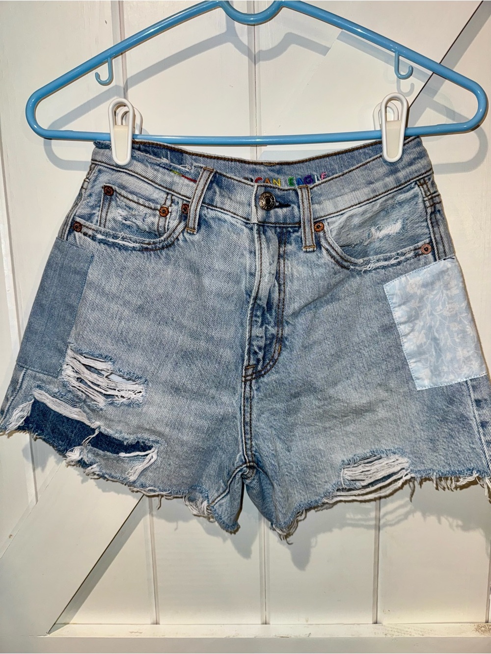 American Eagle Reworked Patchwork Distressed Denim Shorts Women’s Size 0